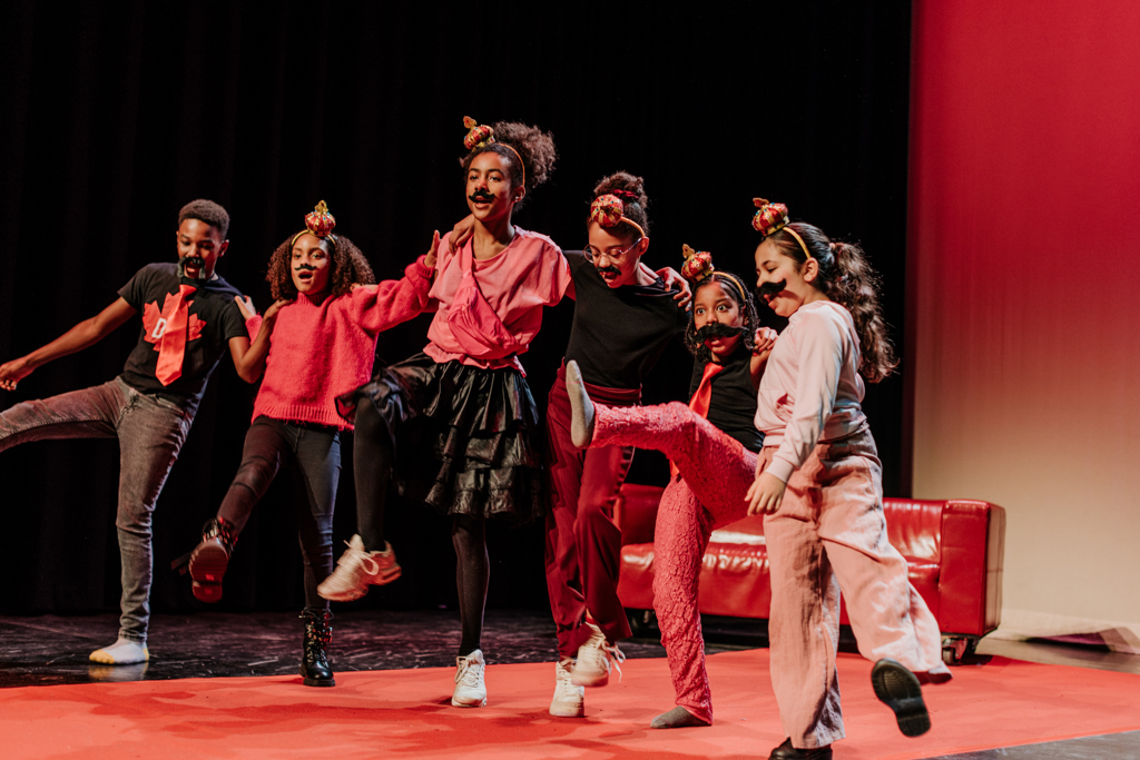 Scenefoto Bully Vs Bully Educatieproject Maas Theater En Dans Foto Rosa Quist (90) Scenefoto Bully Vs Bully Educatieproject Maas Theater En Dans Foto Rosa Quist (90)